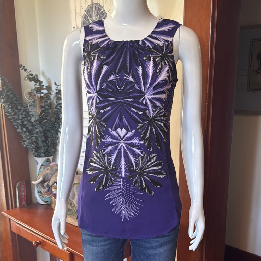 NWT northern reflections size small Purple Sleeveless Top with Palm Design